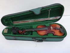 * An Antoni 'Debut' 3/4 Violin Outfit in fitted hard case (RRP £69)
