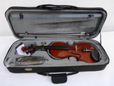 * A Stentor Conservatoire Viola 15.5 in bespoke Stentor hard case (RRP £373)