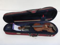 * A Stentor II 1/4 Violin Outfit in bespoke Stentor hard case (RRP £177)