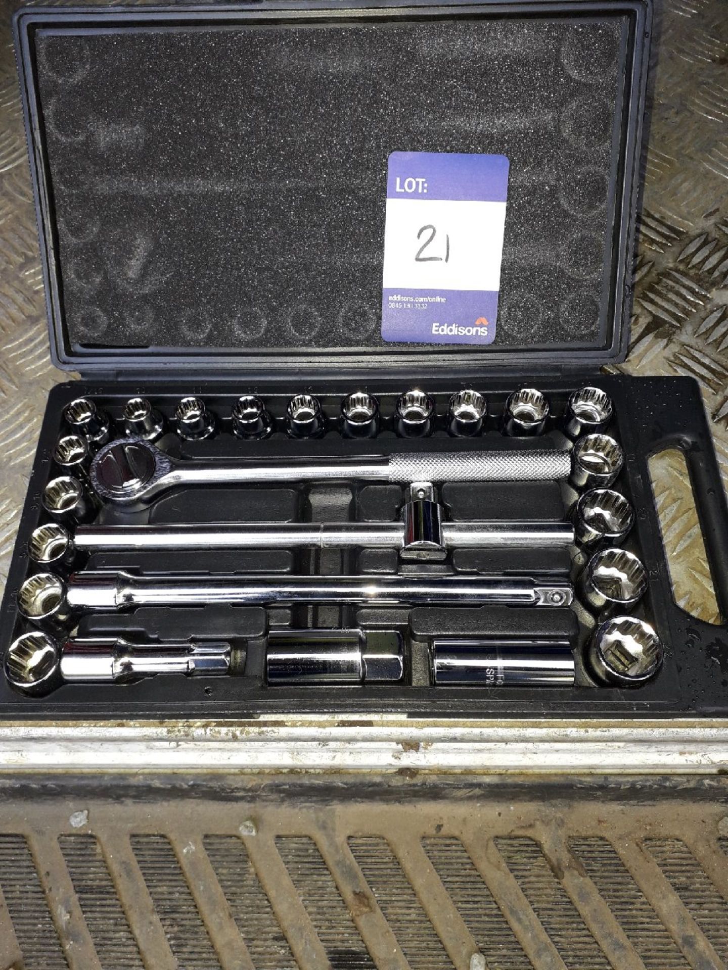 Draper redline 25pc socket set. (Please note: Viewing is by appointment only. Please Tel: 0161 429