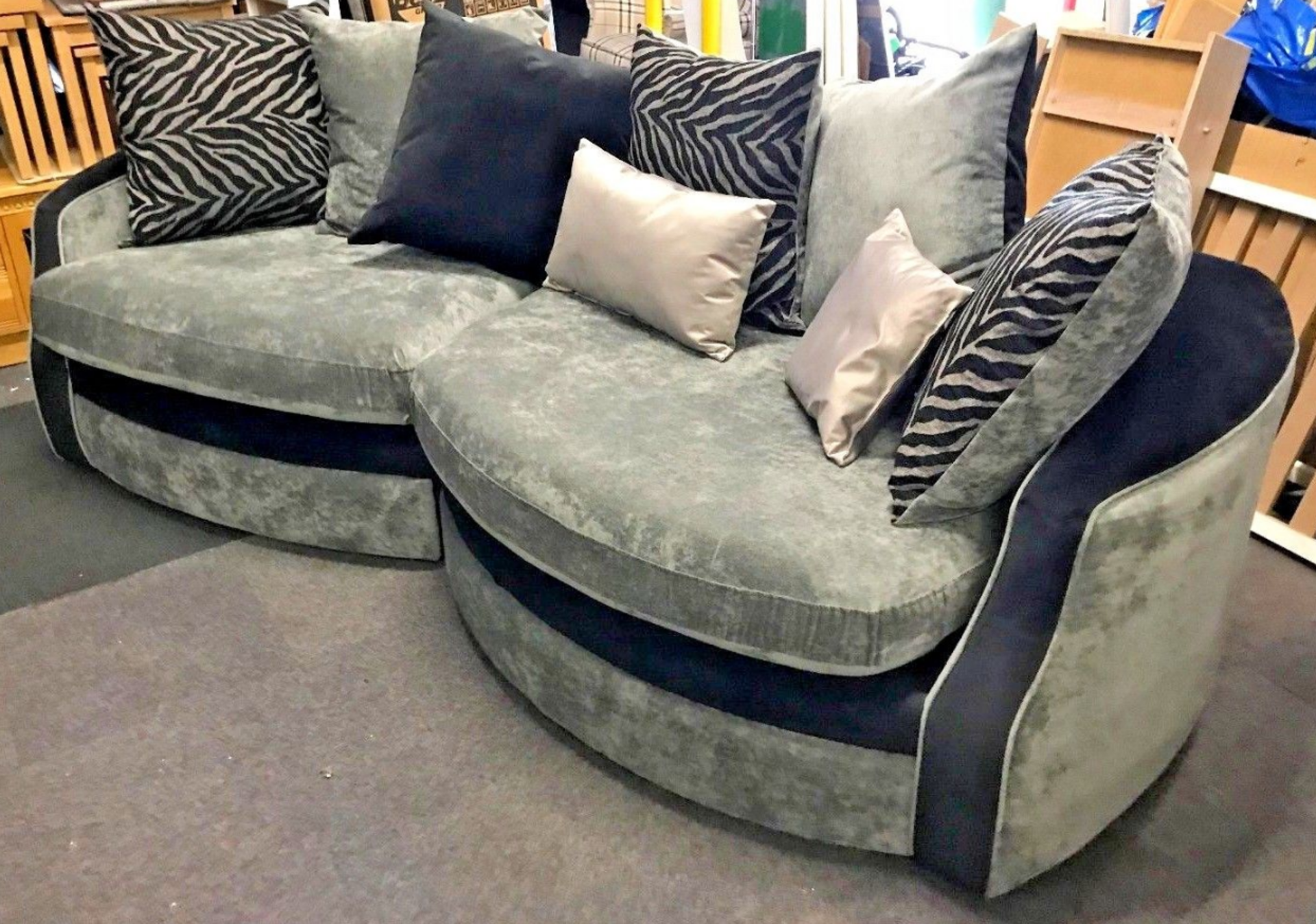 * Lebus Victoria Large Snuggle Sofa (RRP £1299) - Image 3 of 4