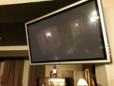 Sony flat screen TV with wallmount bracket