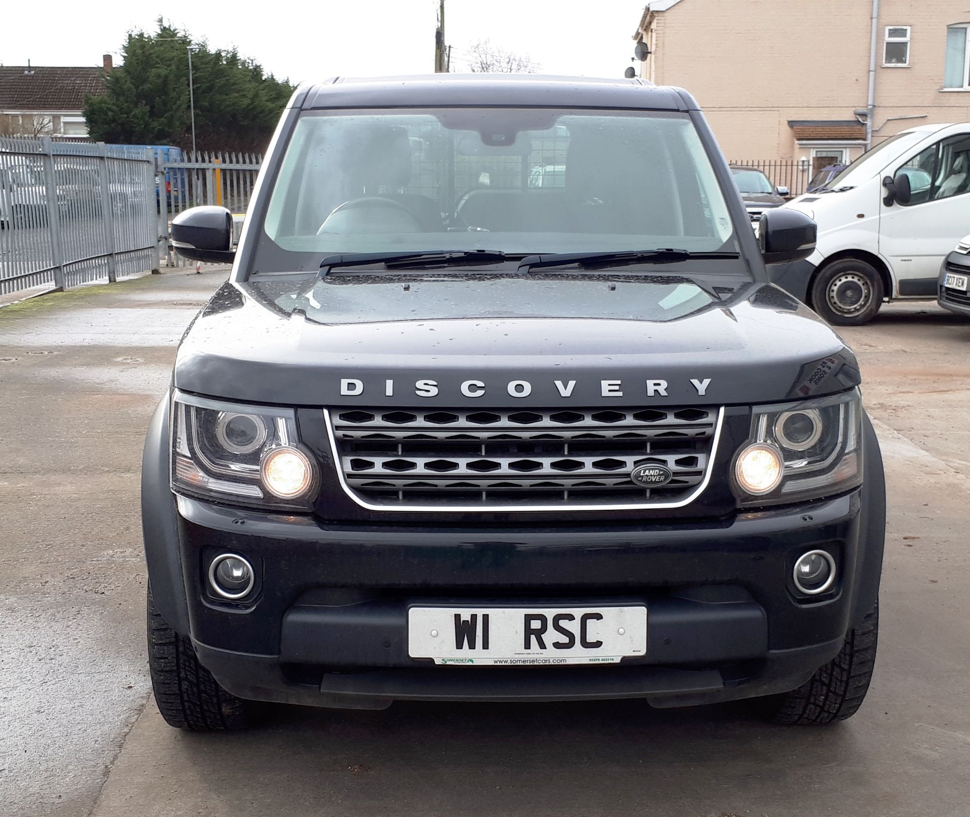 Land Rover Discovery XS SDV6 3.0 Auto Light 4x4 Ut - Image 10 of 15