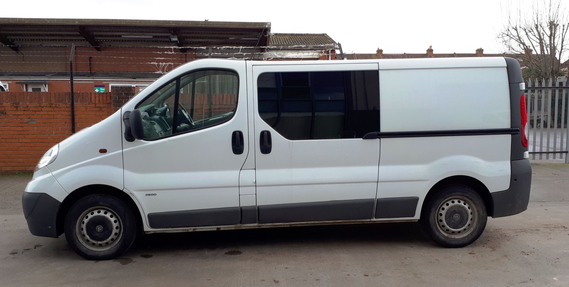 Vauxhall Vivaro 2900 CDTI LWB Panel Van, registration RC06 RSC, first registered 19 May 2014, V5 - Image 2 of 12