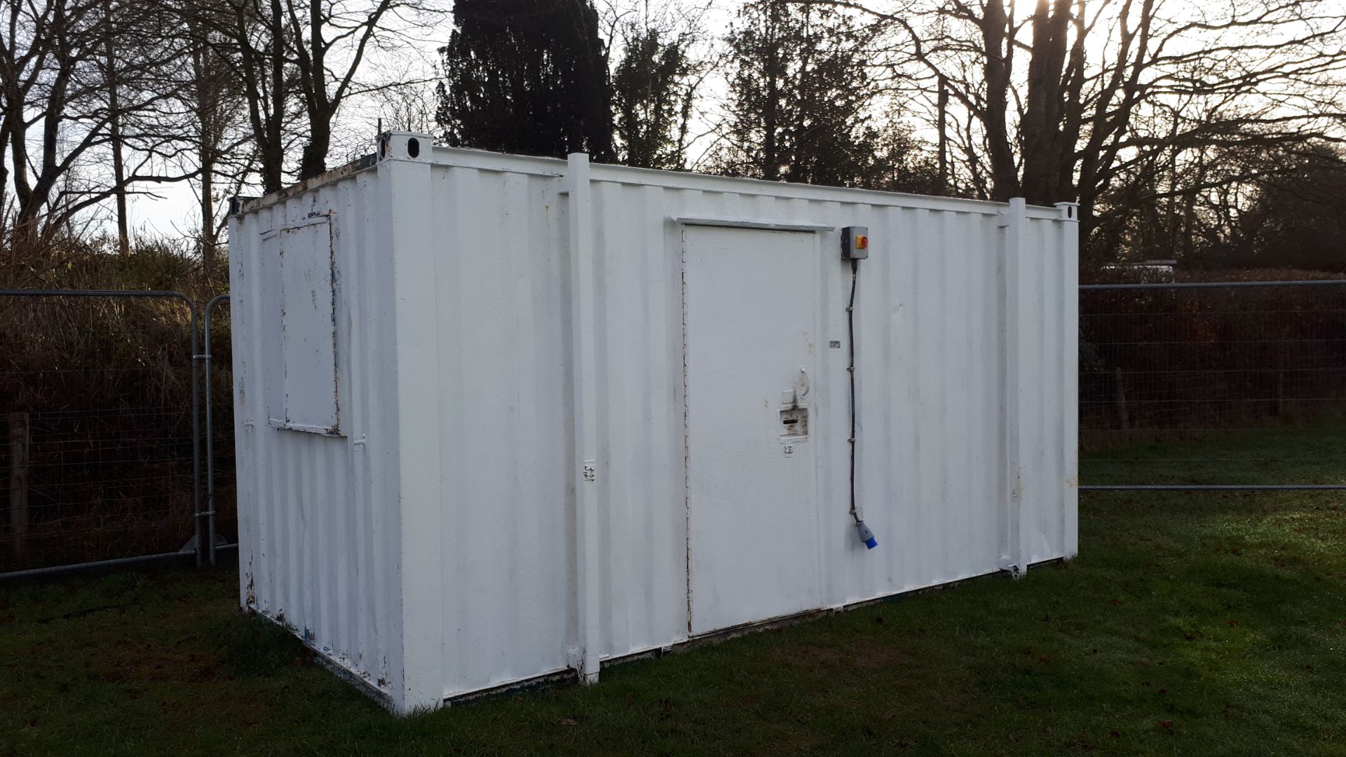 16ft x 8ft Site canteen. *Viewing strictly by appo