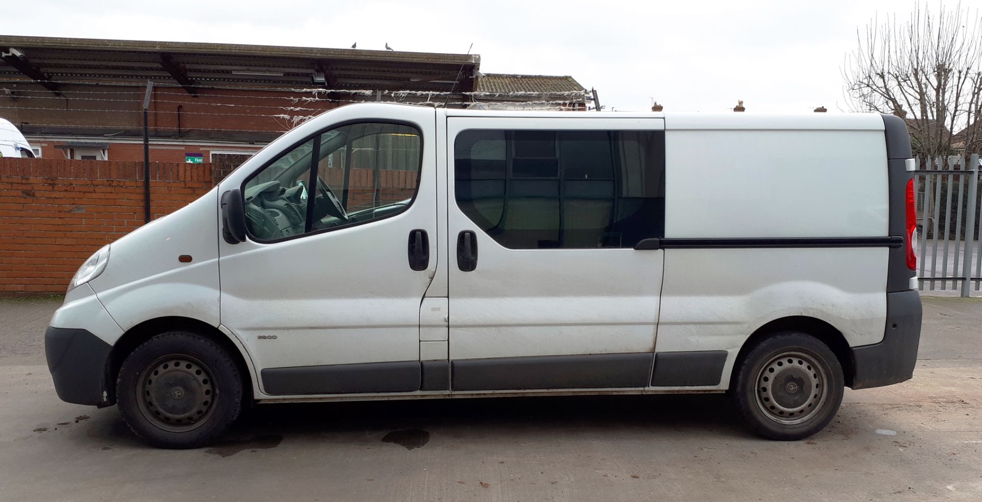 Vauxhall Vivaro 2900 CDTI LWB Panel Van, registration MC08 RSC, first registered 17 April 2014, V5 - Image 2 of 12