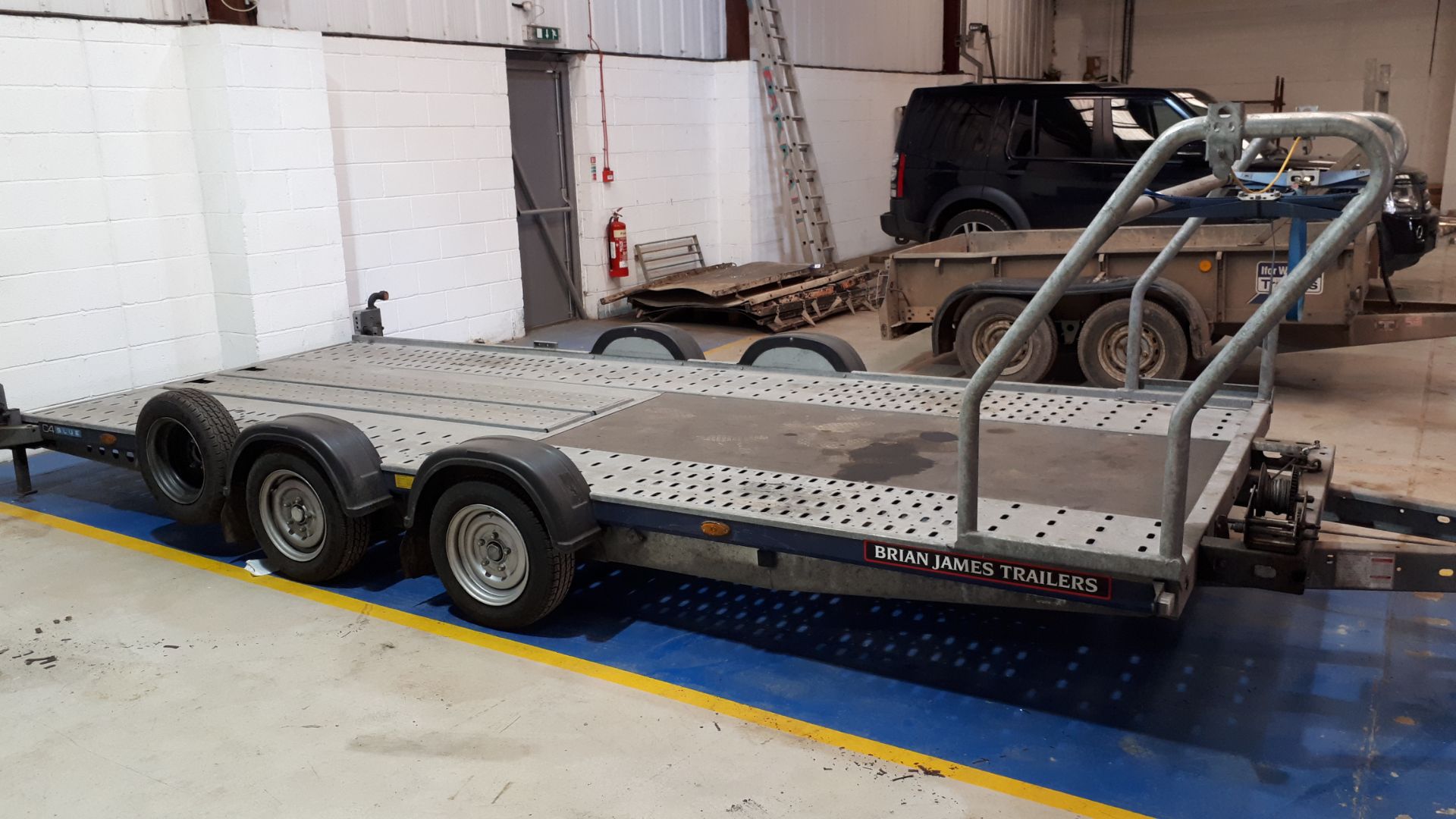 Brian James Trailers C4 Blue Twin Axle 2700kg Vehicle Trailer with Wheel Rack & Winch - Image 3 of 4