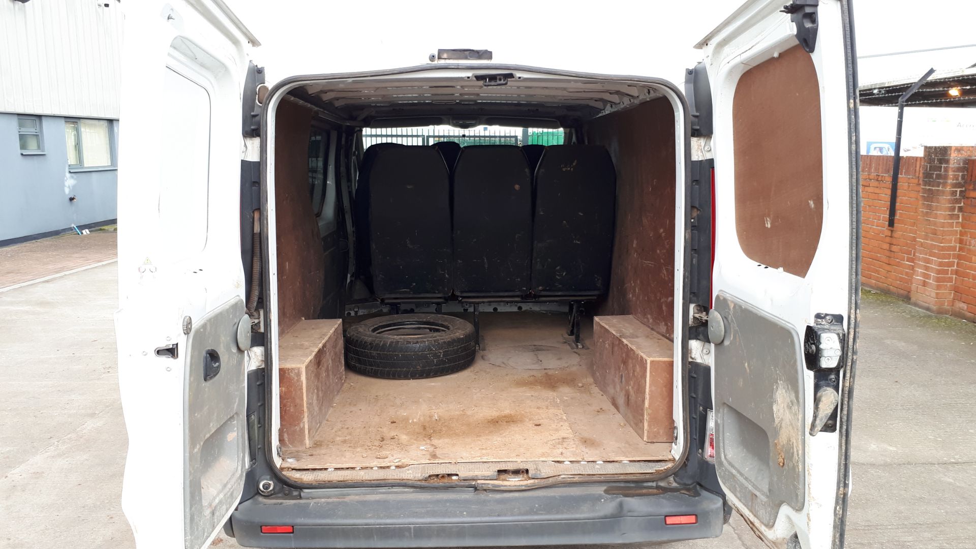 Vauxhall Vivaro 2900 CDTI LWB Panel Van, registration RC06 RSC, first registered 19 May 2014, V5 - Image 10 of 12