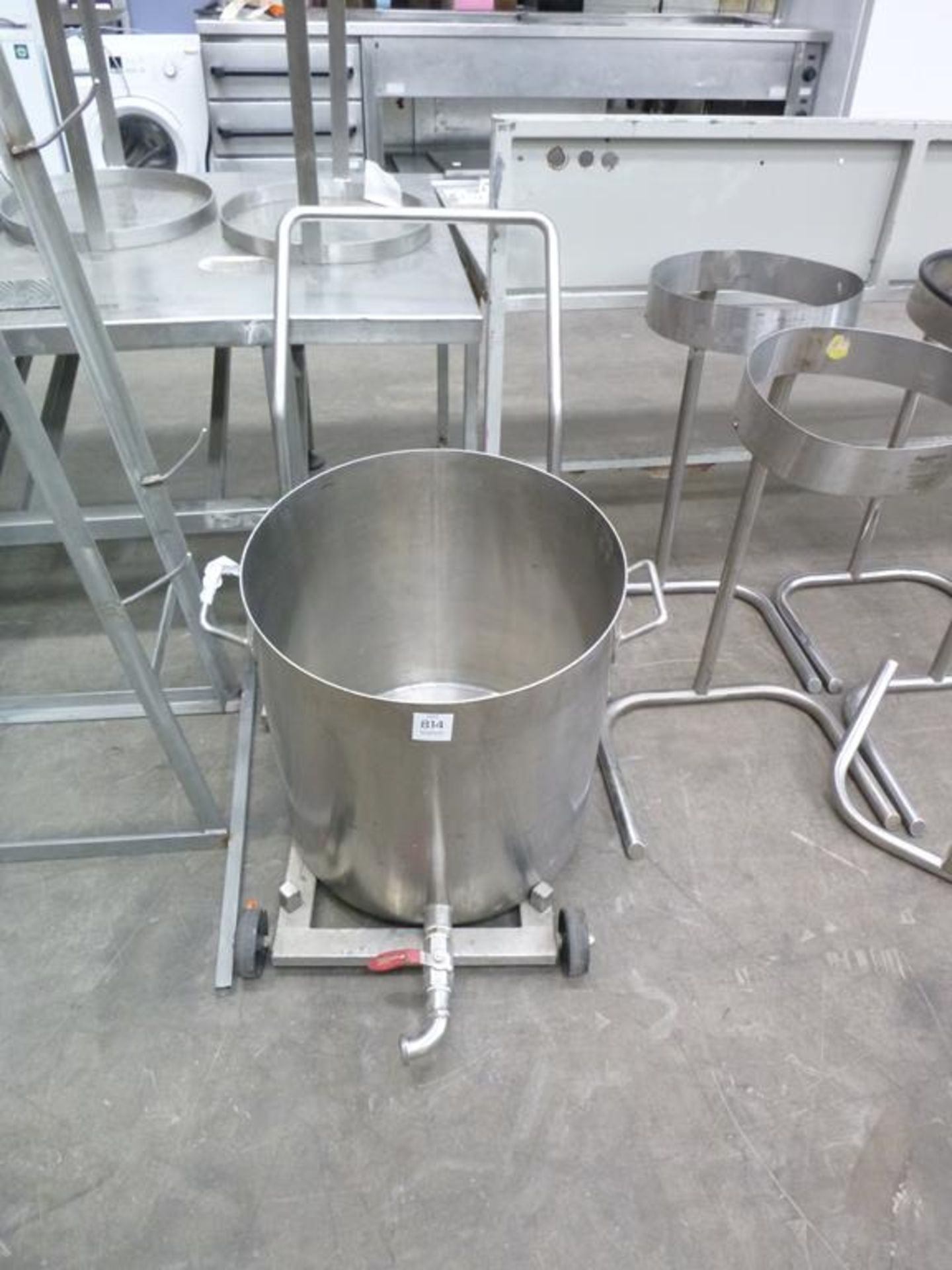 * Large Circular Stainless Steel Pot with handles and bottom drainage tap/spout 500mm diameter on