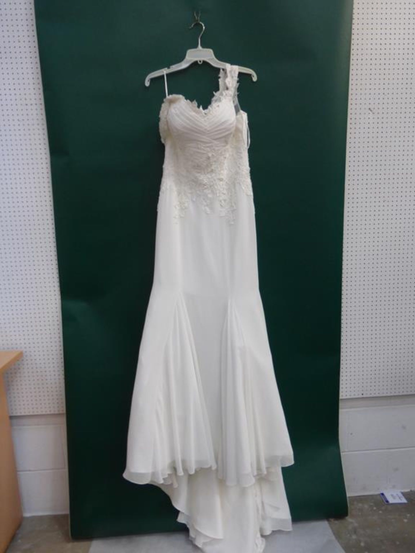 * Victoria Jane by Ronald Joyce Wedding Dress UK Size 14 (RRP £1120)