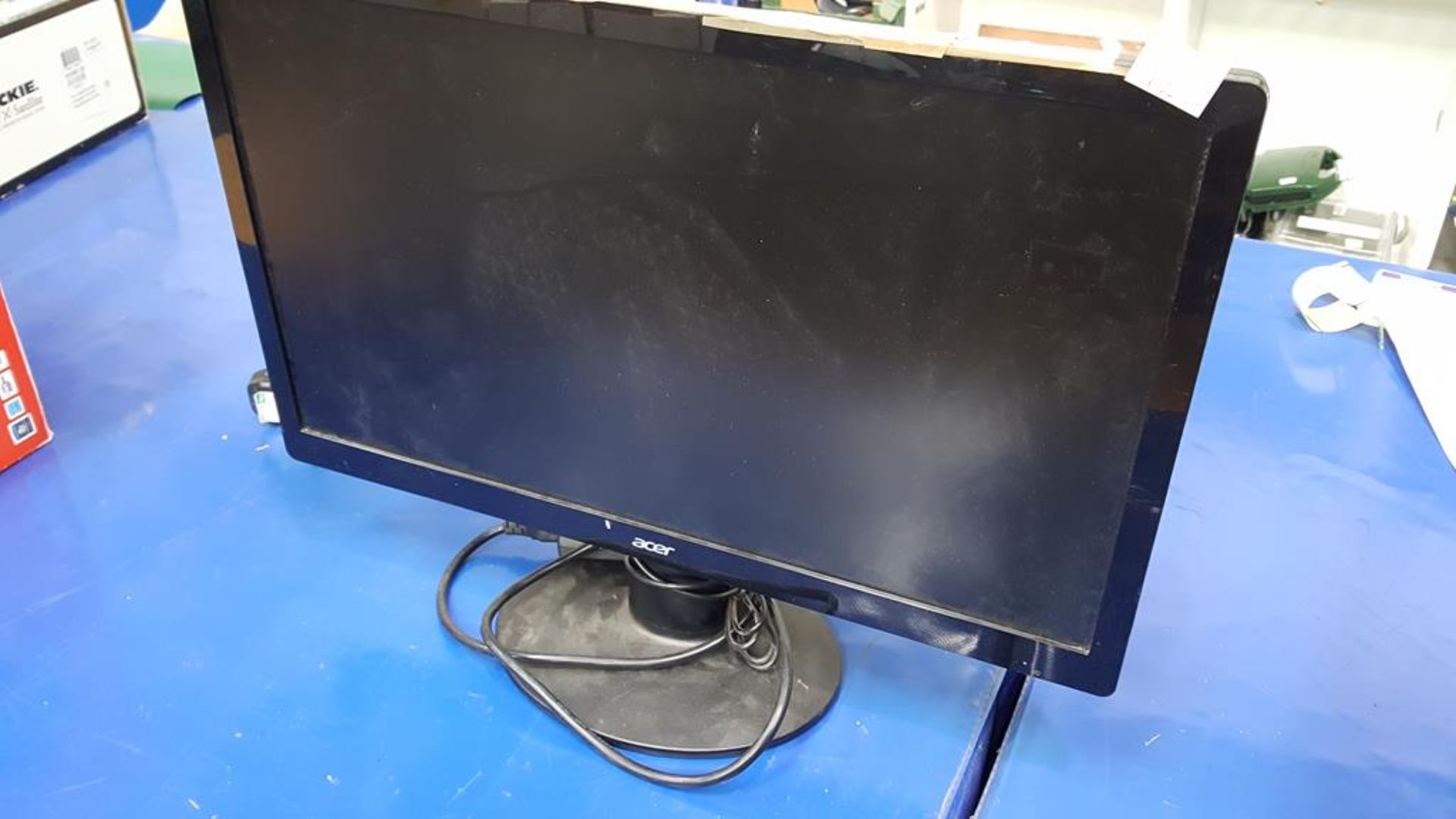 Acer S220HQL LCD Monitor together with an Acer K222HQL LCD Monitor (est £20-£40) - Image 2 of 2