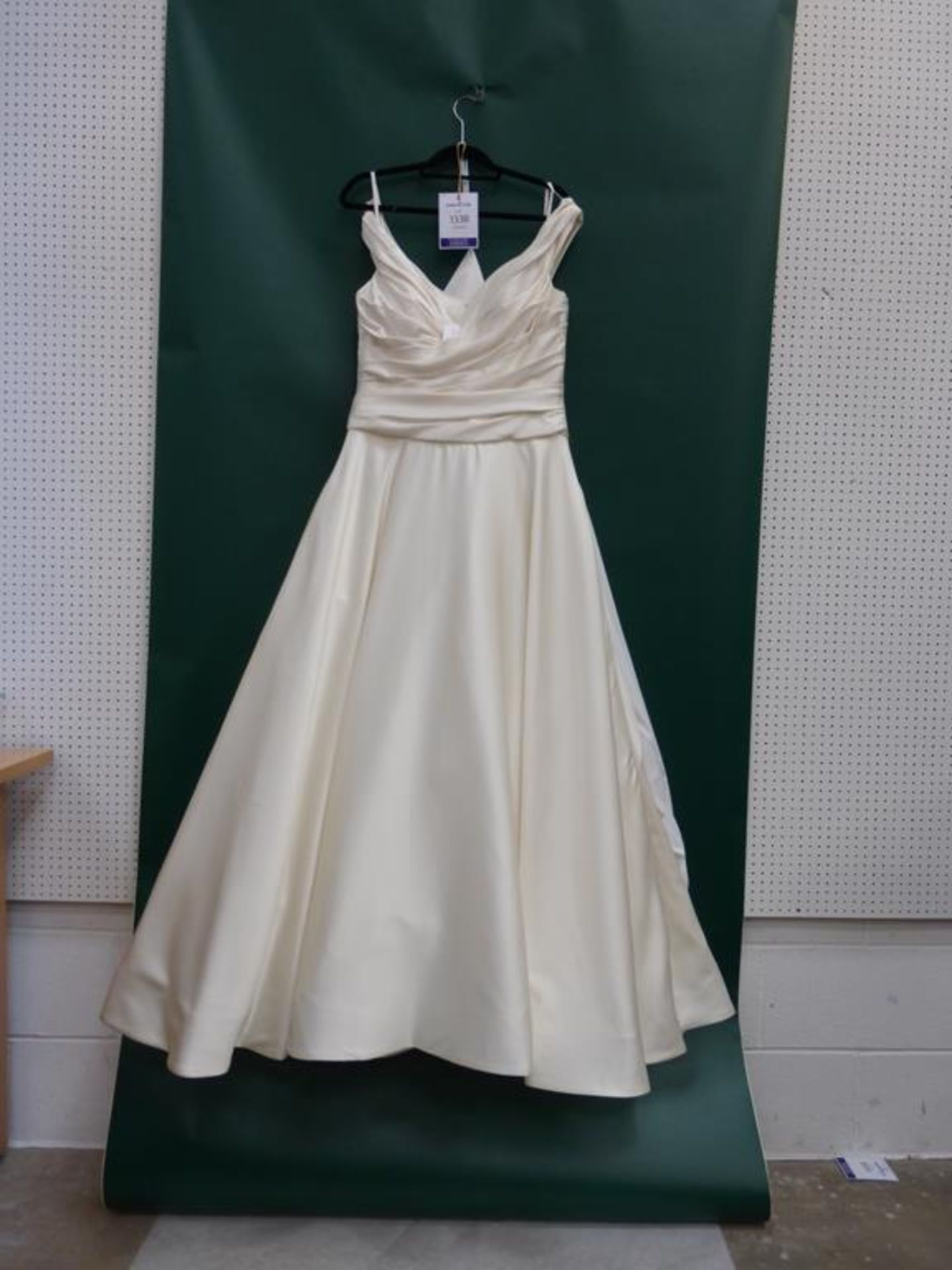 * Enchanting by Mon Cheri Wedding Dress UK Size 18 (RRP £1200)