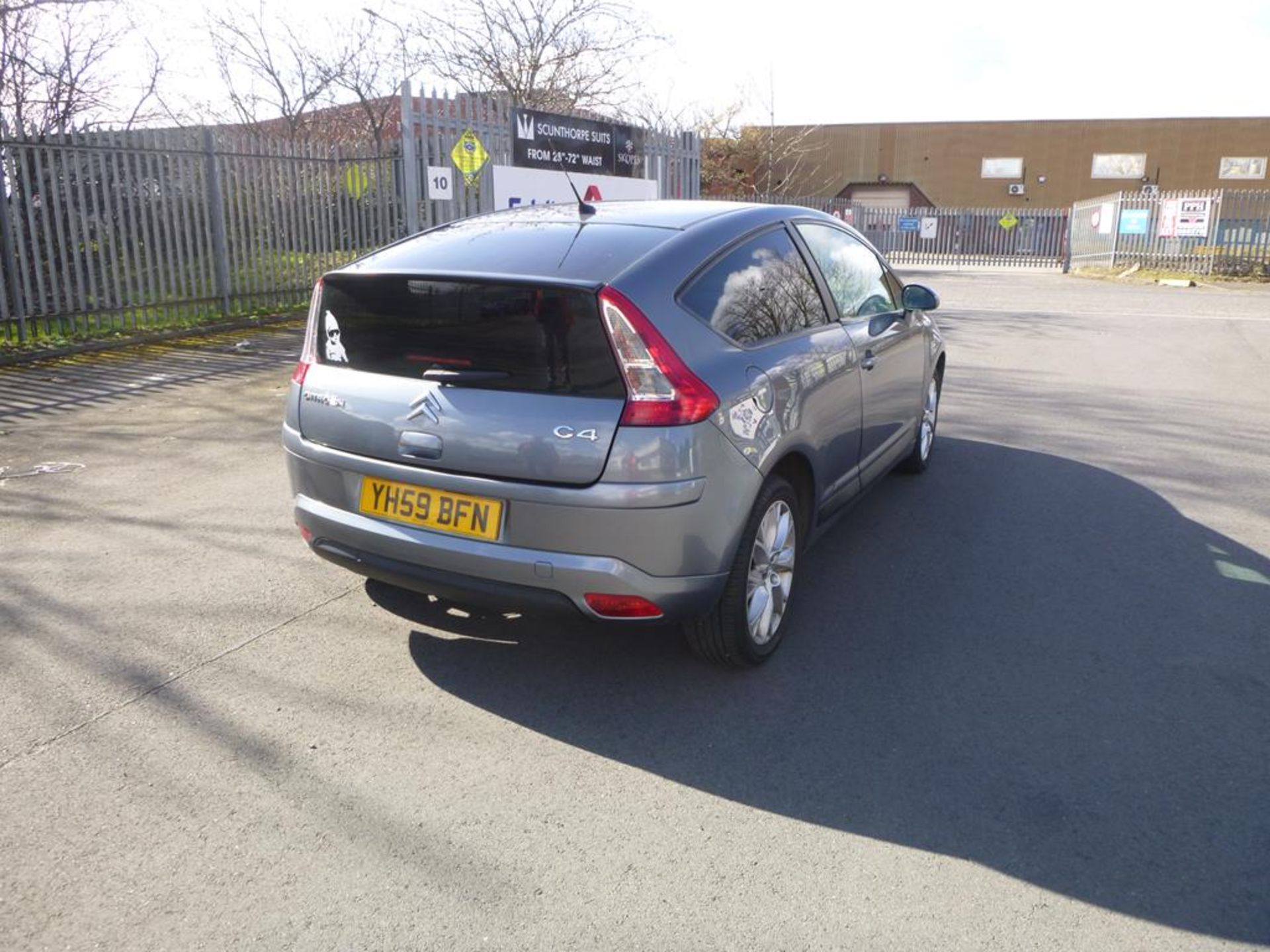 * A Citroen C4 VTR+ Coupe 1598cc Petrol. Date of First Registration 30/09/2009, Number of Former - Image 5 of 15