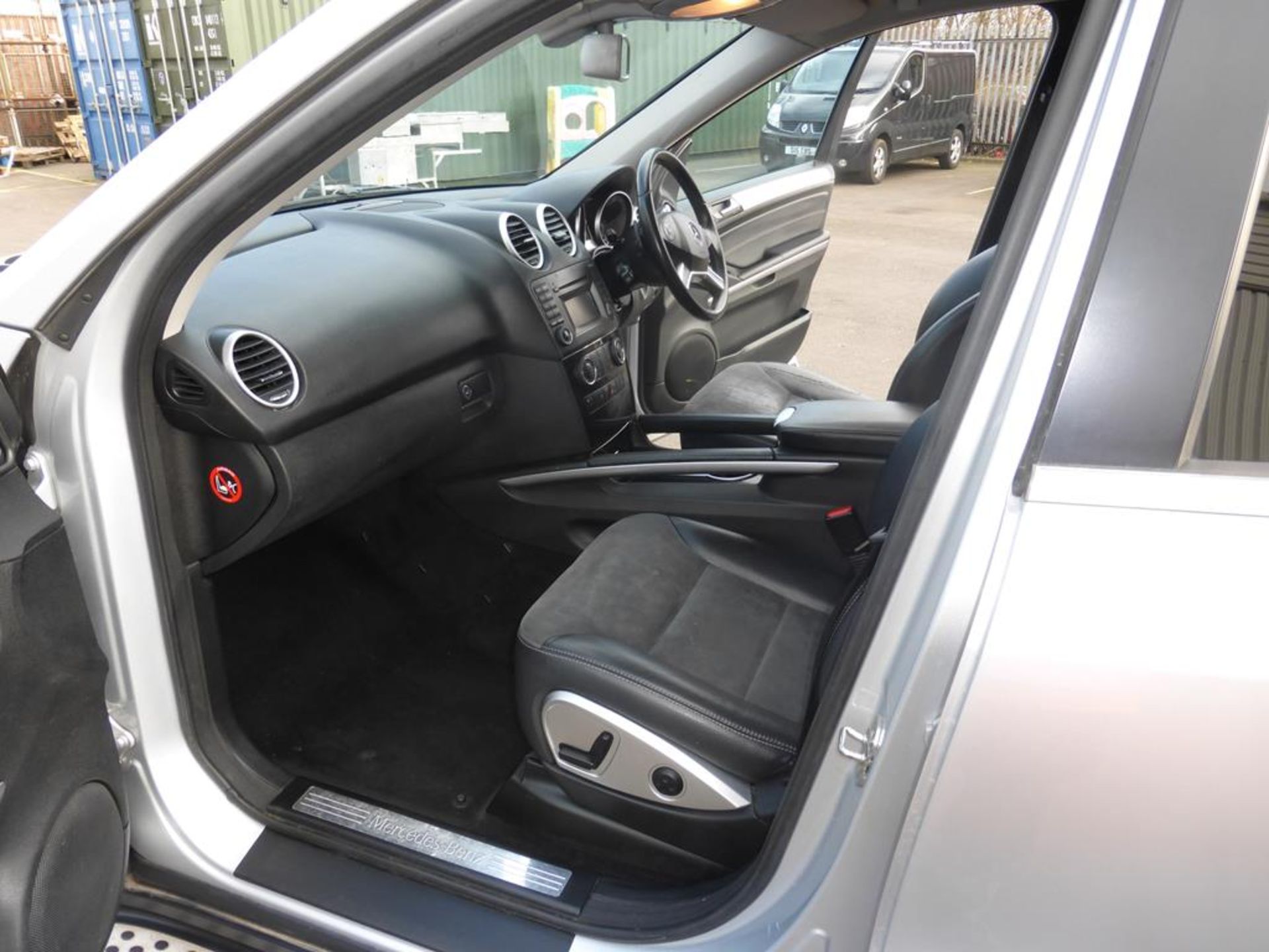 A Mercedes Benz ML 4x4 Half Leather Interior Automatic/Bluetooth and Cruise Control. Date of First - Image 8 of 23