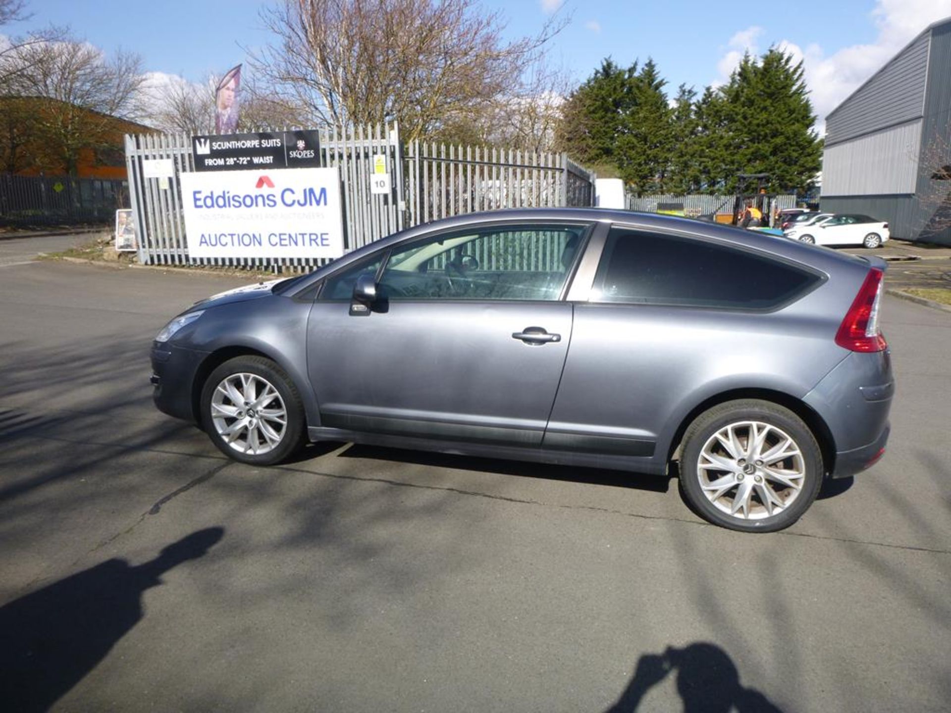 * A Citroen C4 VTR+ Coupe 1598cc Petrol. Date of First Registration 30/09/2009, Number of Former - Image 9 of 15