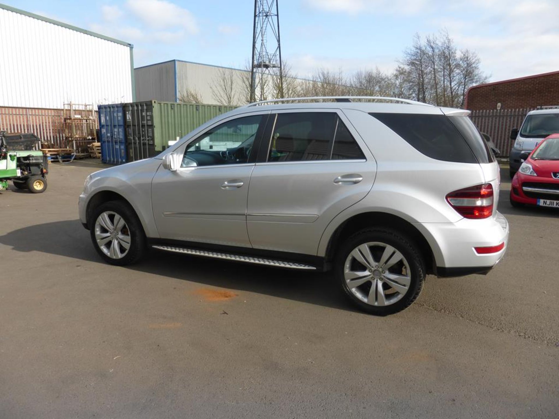 A Mercedes Benz ML 4x4 Half Leather Interior Automatic/Bluetooth and Cruise Control. Date of First - Image 4 of 23