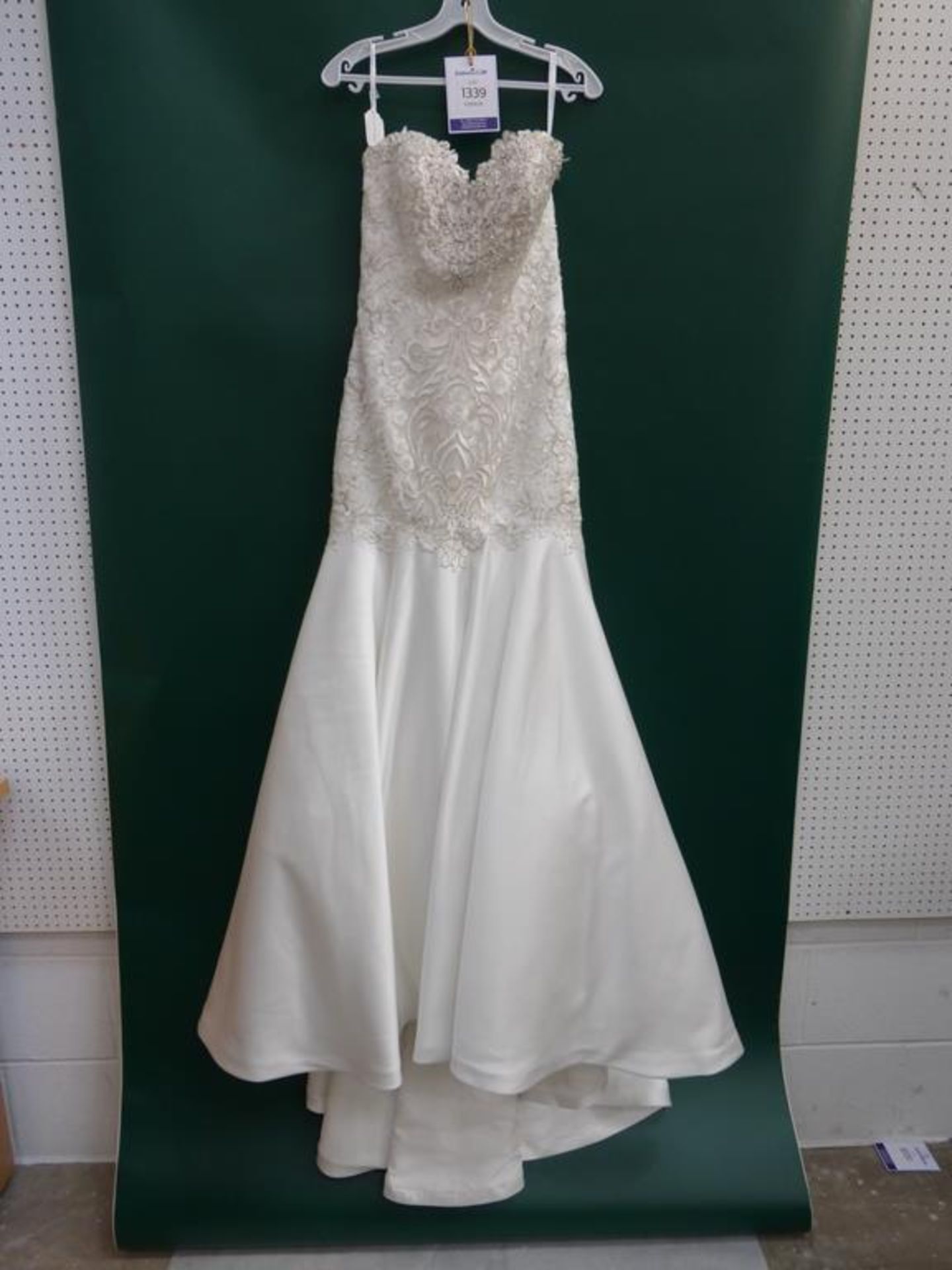 * Enchanting by Mon Cheri Wedding Dress UK Size 12 (RRP £1060)