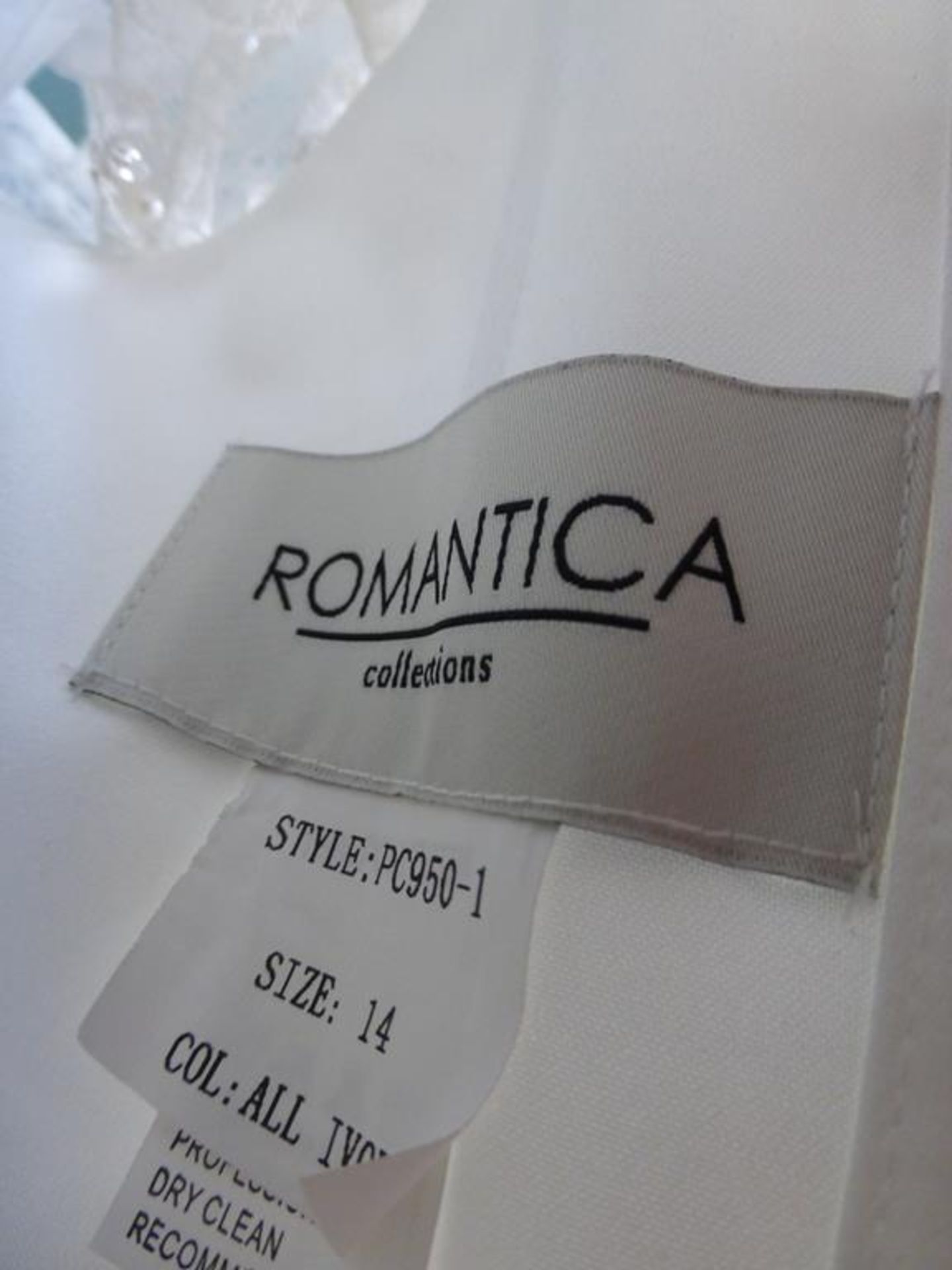 * Romantica Collections Wedding Dress UK Size 14 (RRP £1115) - Image 4 of 4