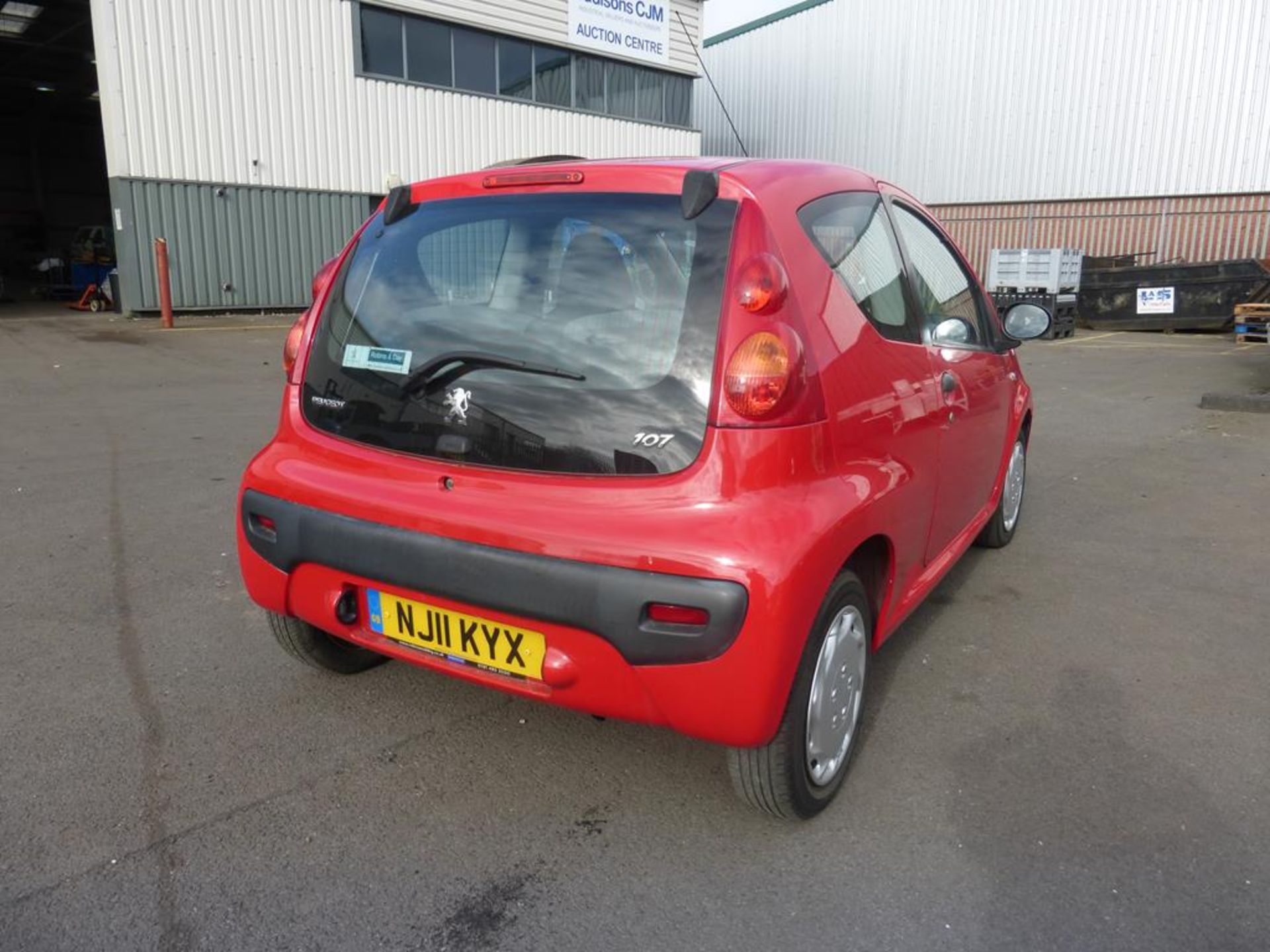 A Peugeot 107 Urban Lite 3 Door Hatchback 998cc Petrol. Date of First Registration 29-07-2011. Comes - Image 5 of 12