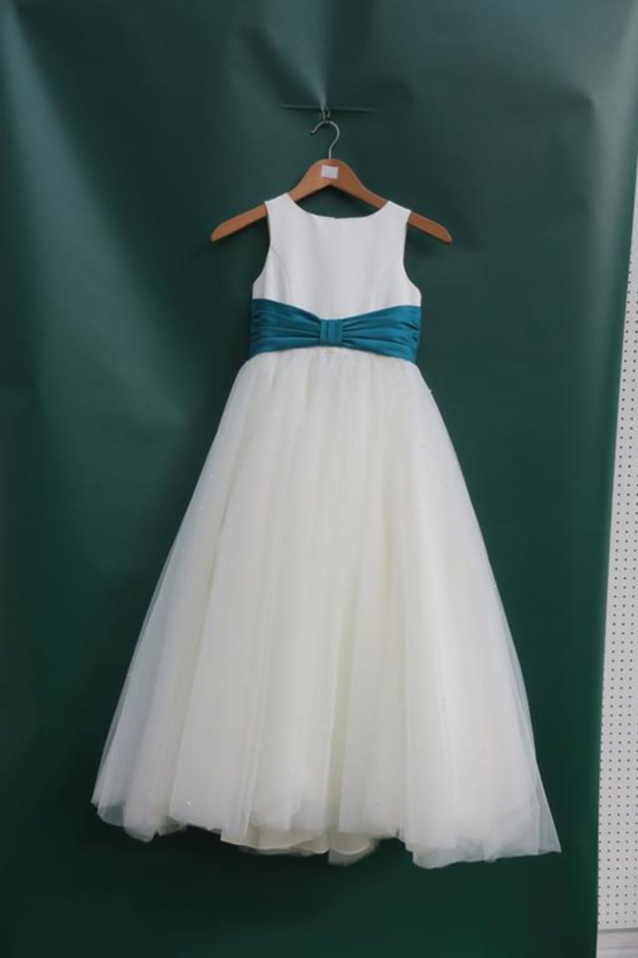 * Seven Flower Girl Dresses. Brands to include Romantica and Eden Princess. Labelled Sizes range - Image 6 of 10