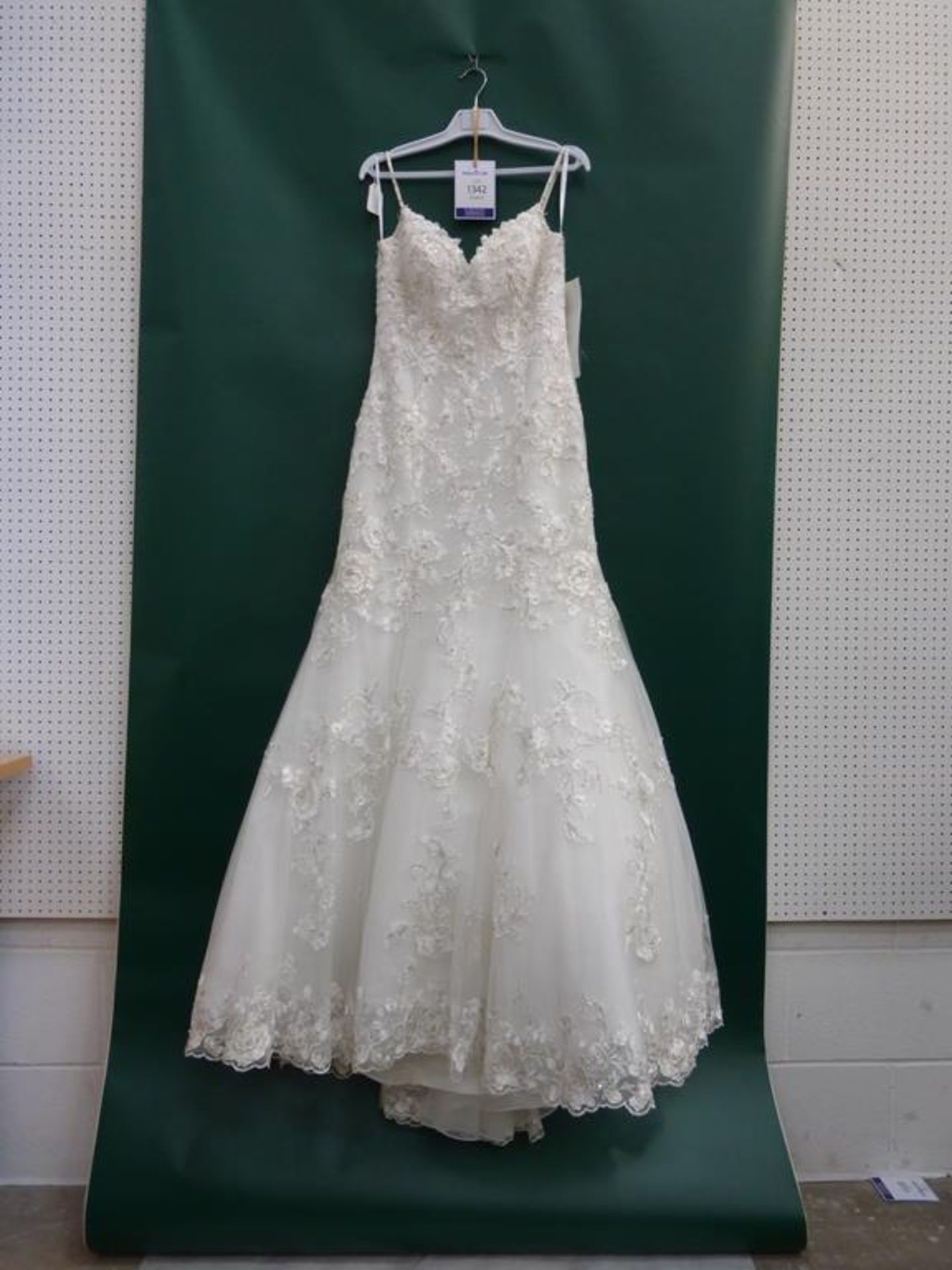 * Enchanting by Mon Cheri Wedding Dress UK Size 14 (RRP £1300)