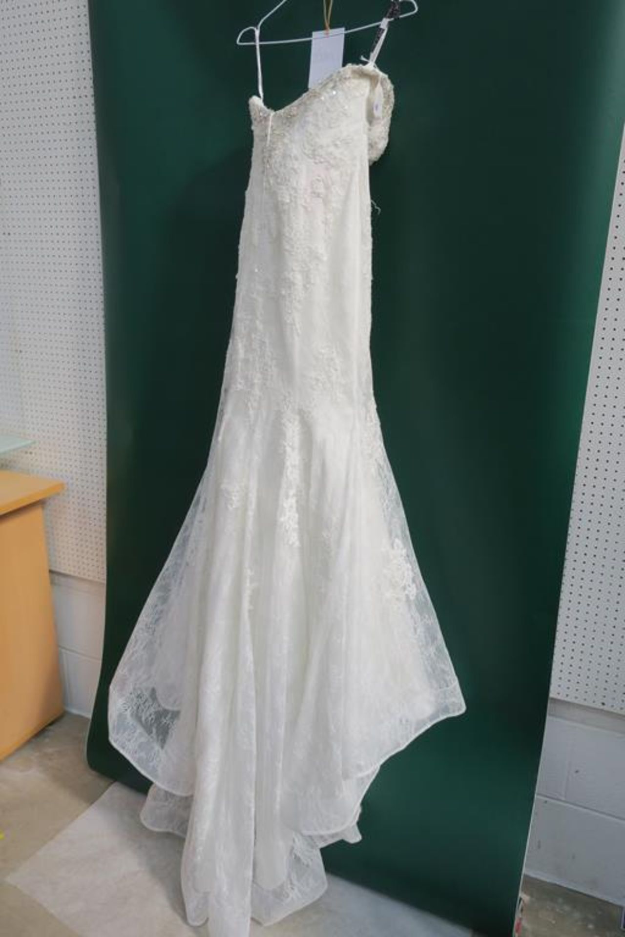 * David Tutera for Mon Cheri Wedding Dress UK Size 14 (RRP £1380) - Image 3 of 5