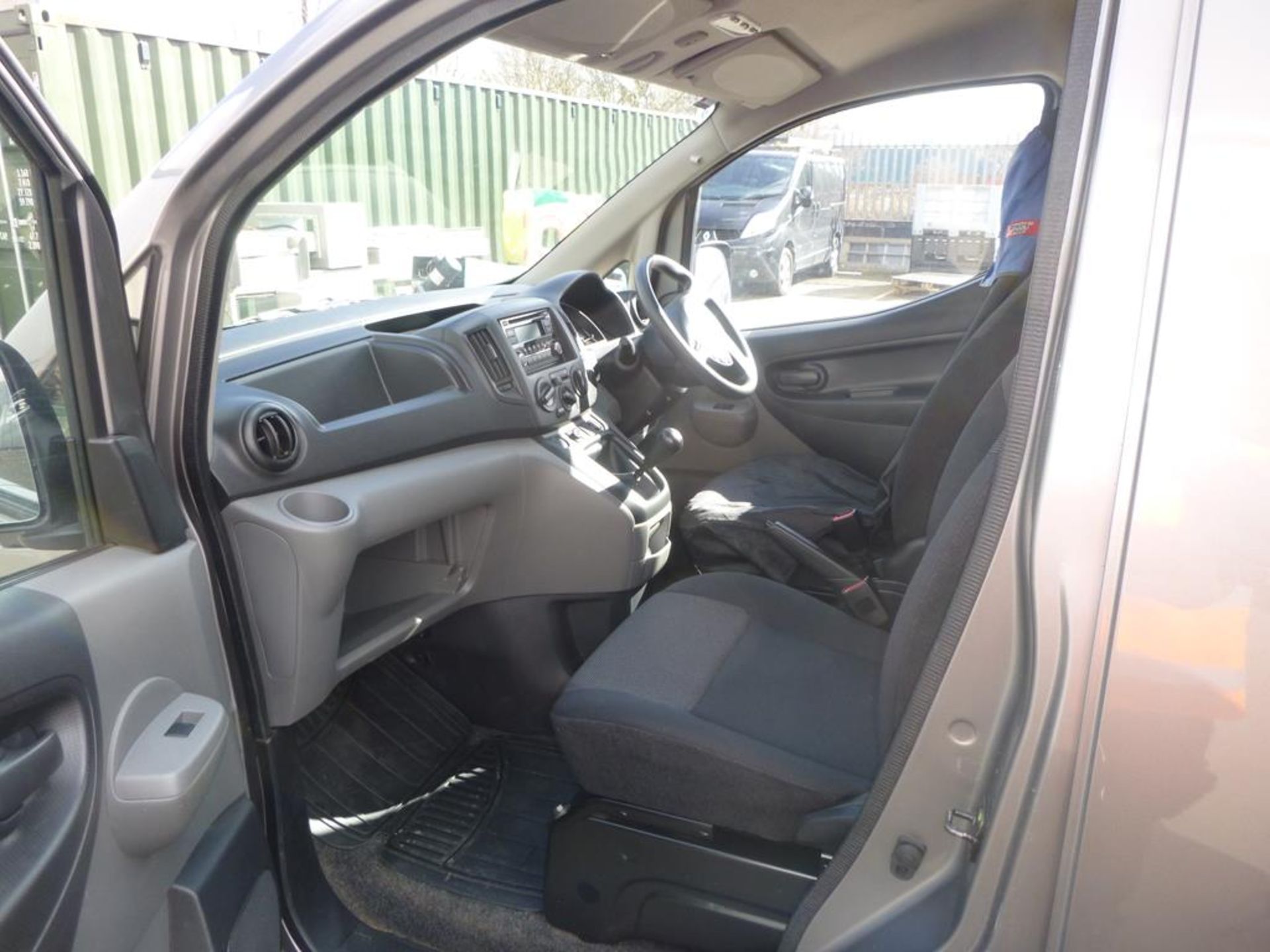 * 2018 Nissan NV200 Diesel Panel Van comes fitted with Rhino Roof Bars, First MOT due 19th March - Image 8 of 18