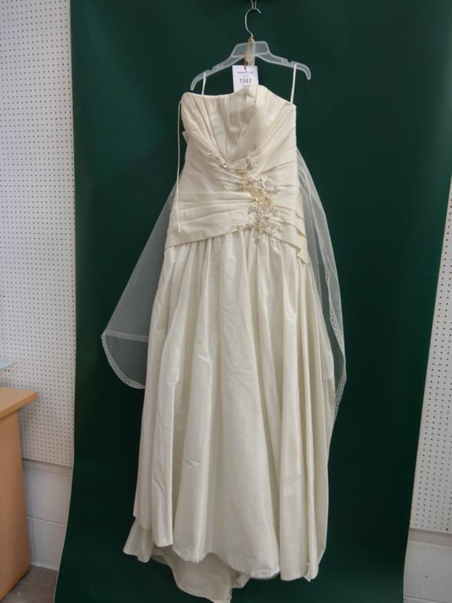 * Benjamin Roberts Wedding Dress UK Size 14 (RRP £970)