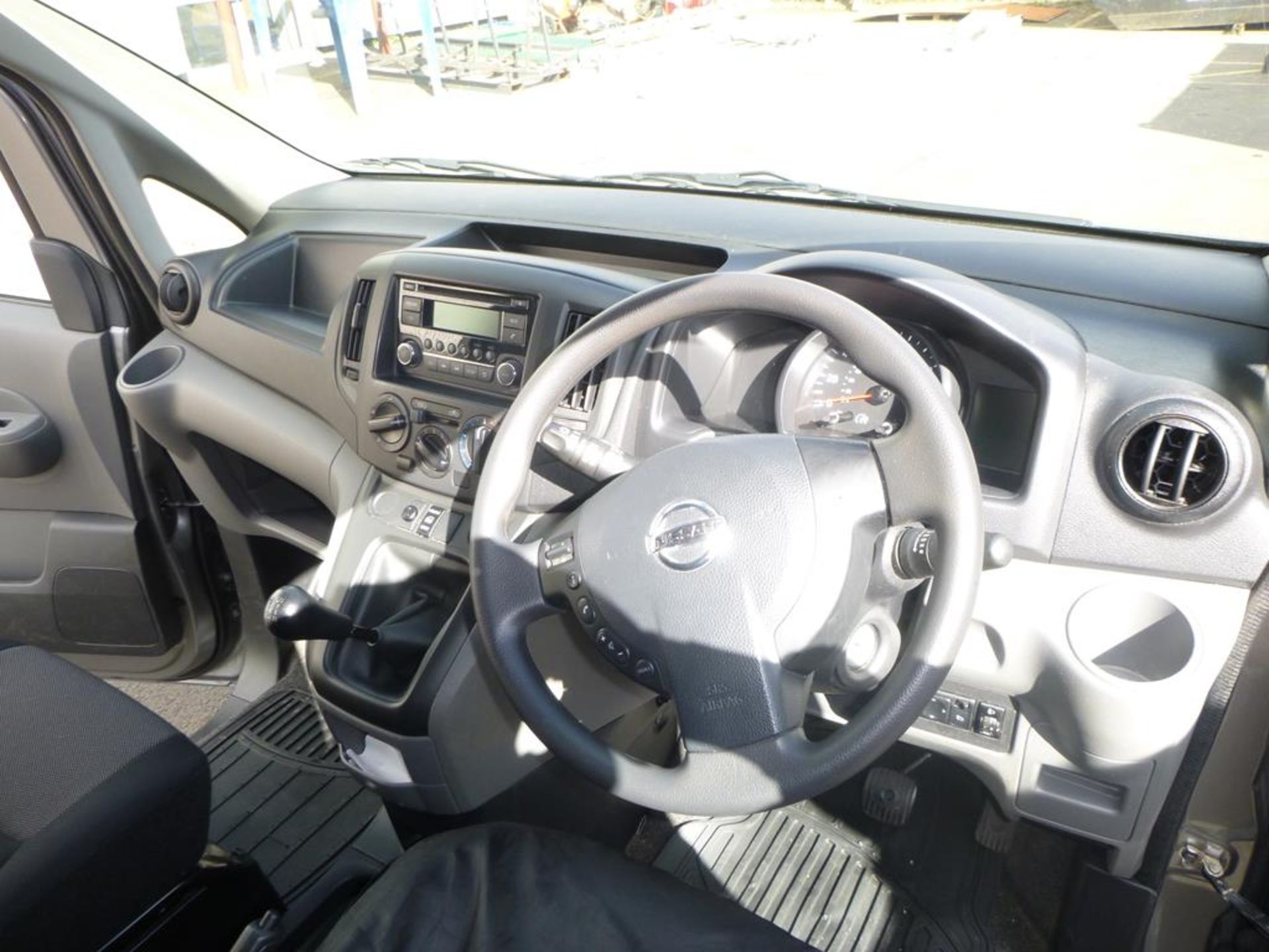 * 2018 Nissan NV200 Diesel Panel Van comes fitted with Rhino Roof Bars, First MOT due 19th March - Image 13 of 18