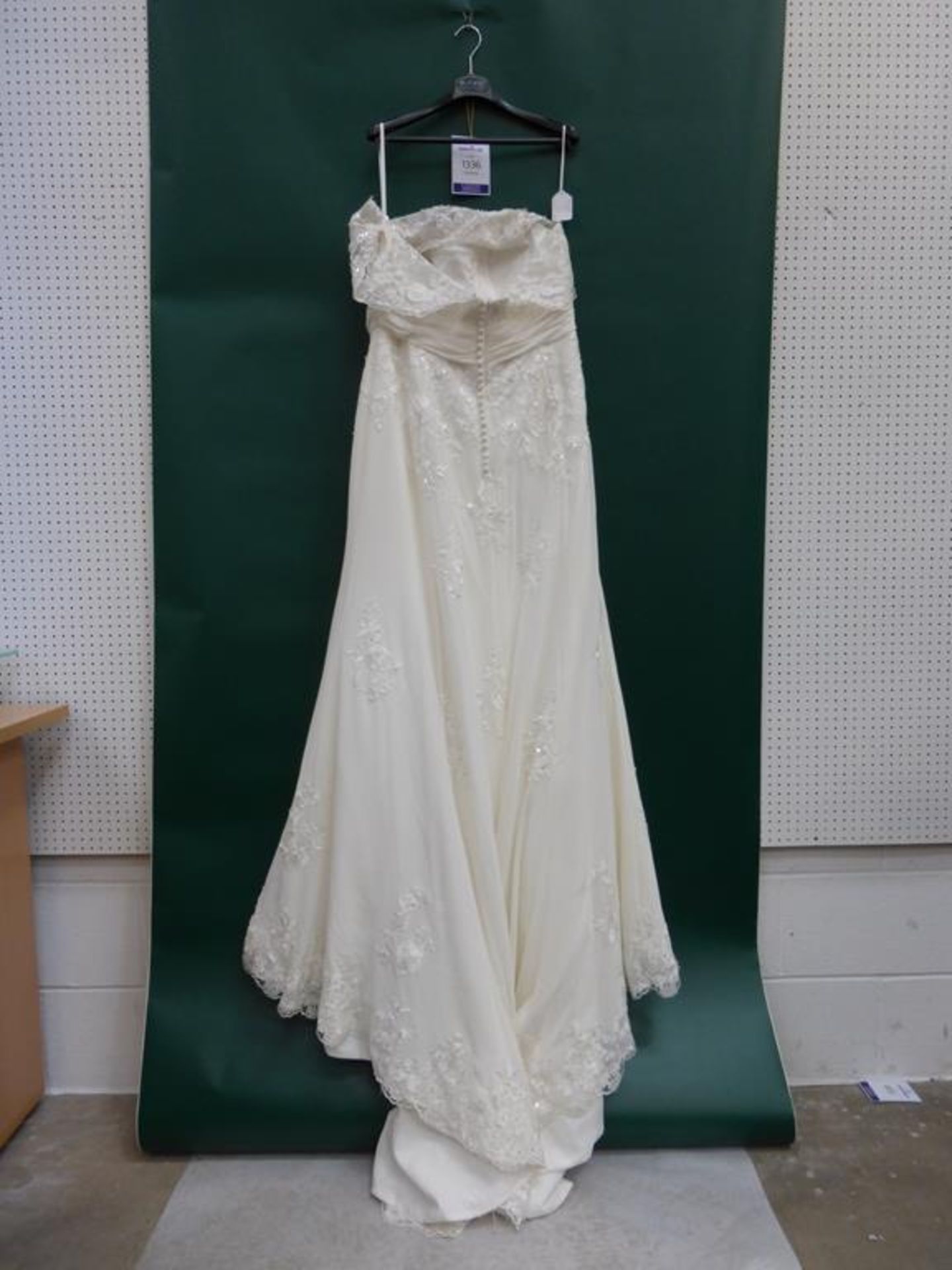* Sincerity Wedding Dress UK Size 22 (RRP £885)