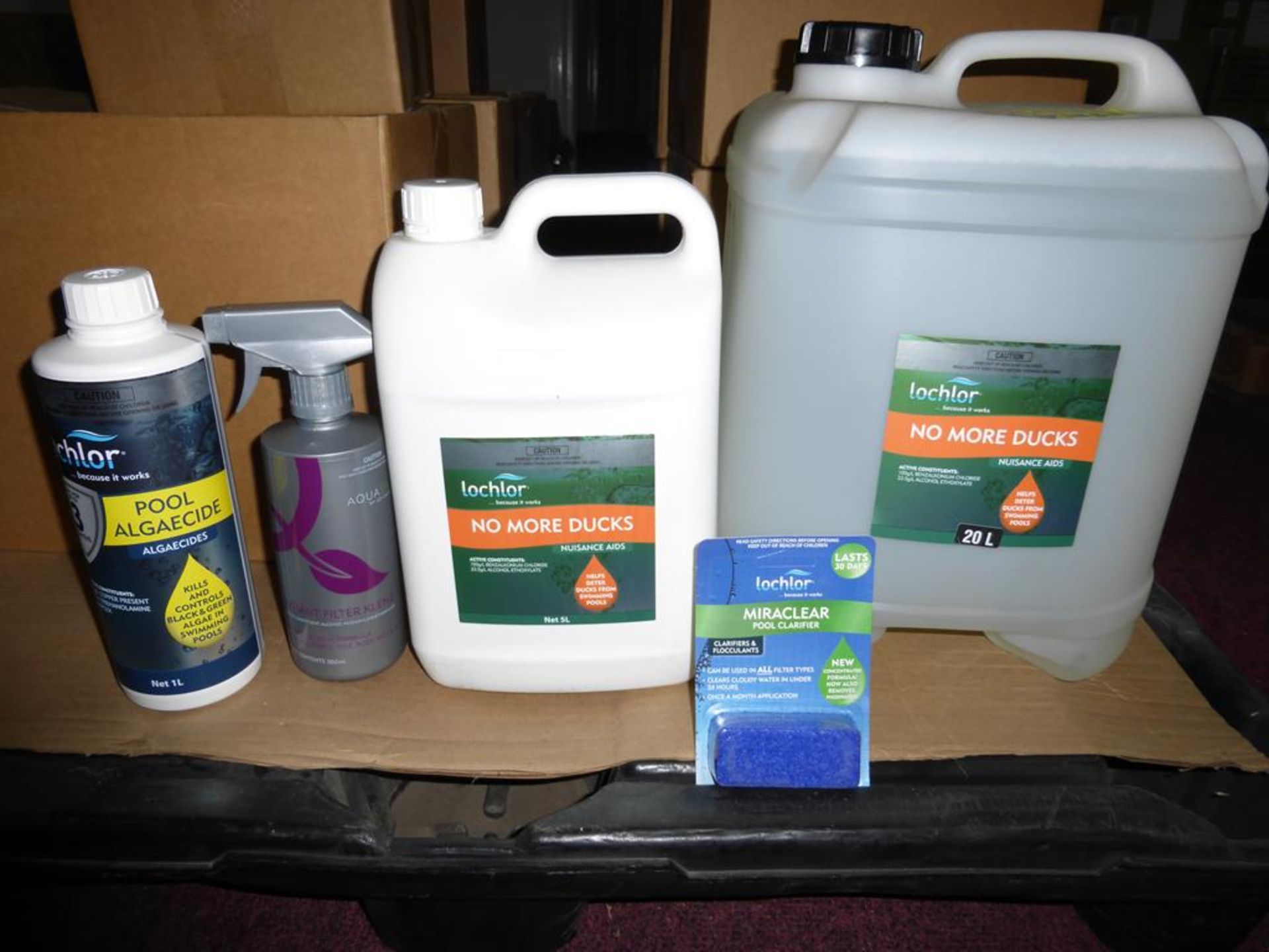 * Large Qty of Pool Treatments including Pool Clarifier, ''No More Ducks'' Lo-Chlor Tropiclear - Bild 2 aus 2