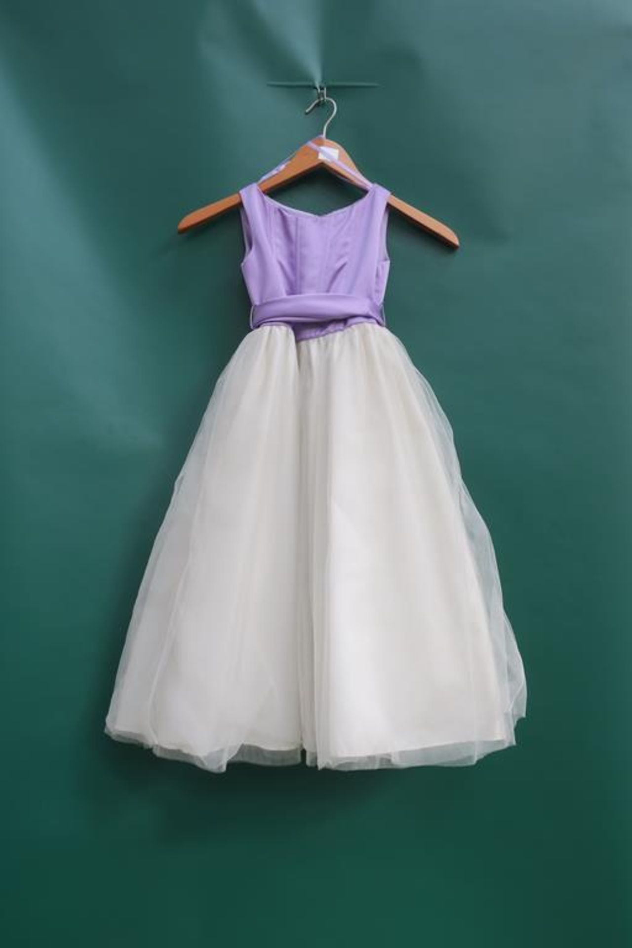 * Seven Flower Girl Dresses. Brands to include Romantica and Eden Princess. Labelled Sizes range - Image 8 of 10