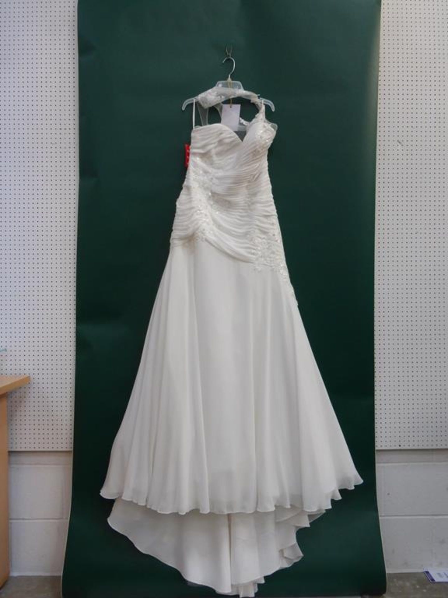 * 'Beautiful' Wedding Dress UK Size 16 (RRP £910)