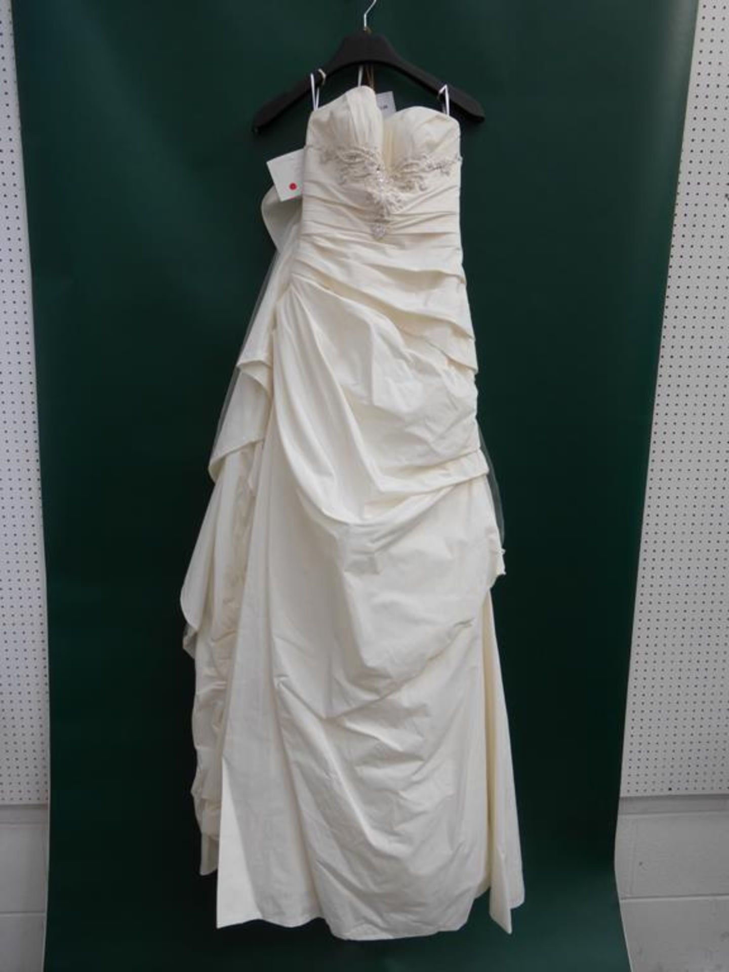 * Benjamin Roberts Wedding Dress UK Size 8 (RRP £425) - Image 2 of 4