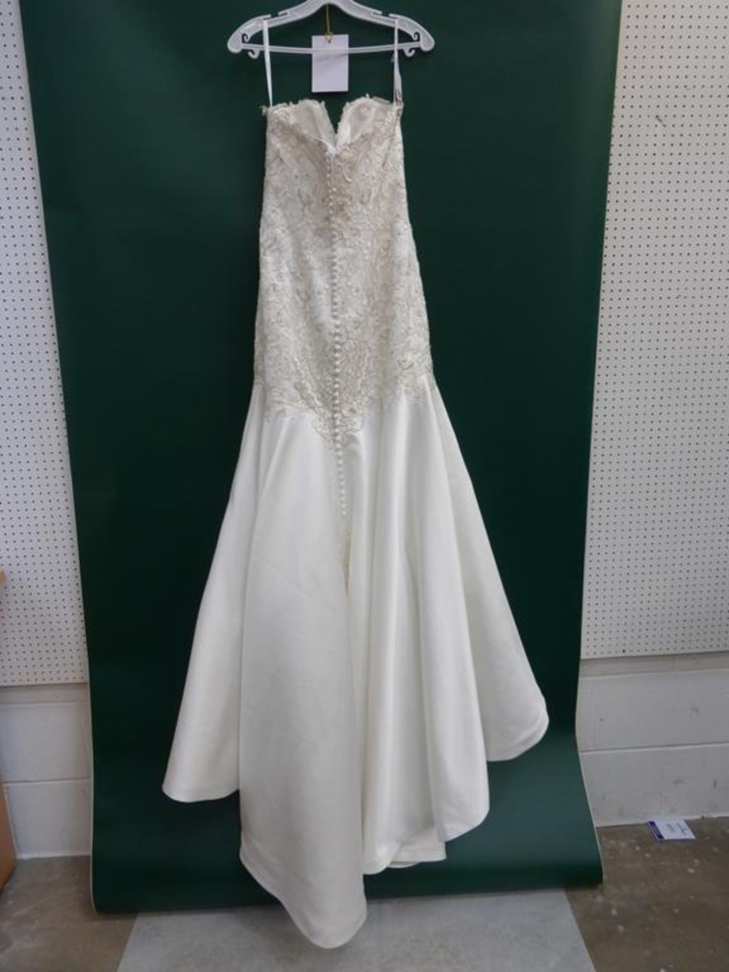 * Enchanting by Mon Cheri Wedding Dress UK Size 12 (RRP £1060) - Image 3 of 5