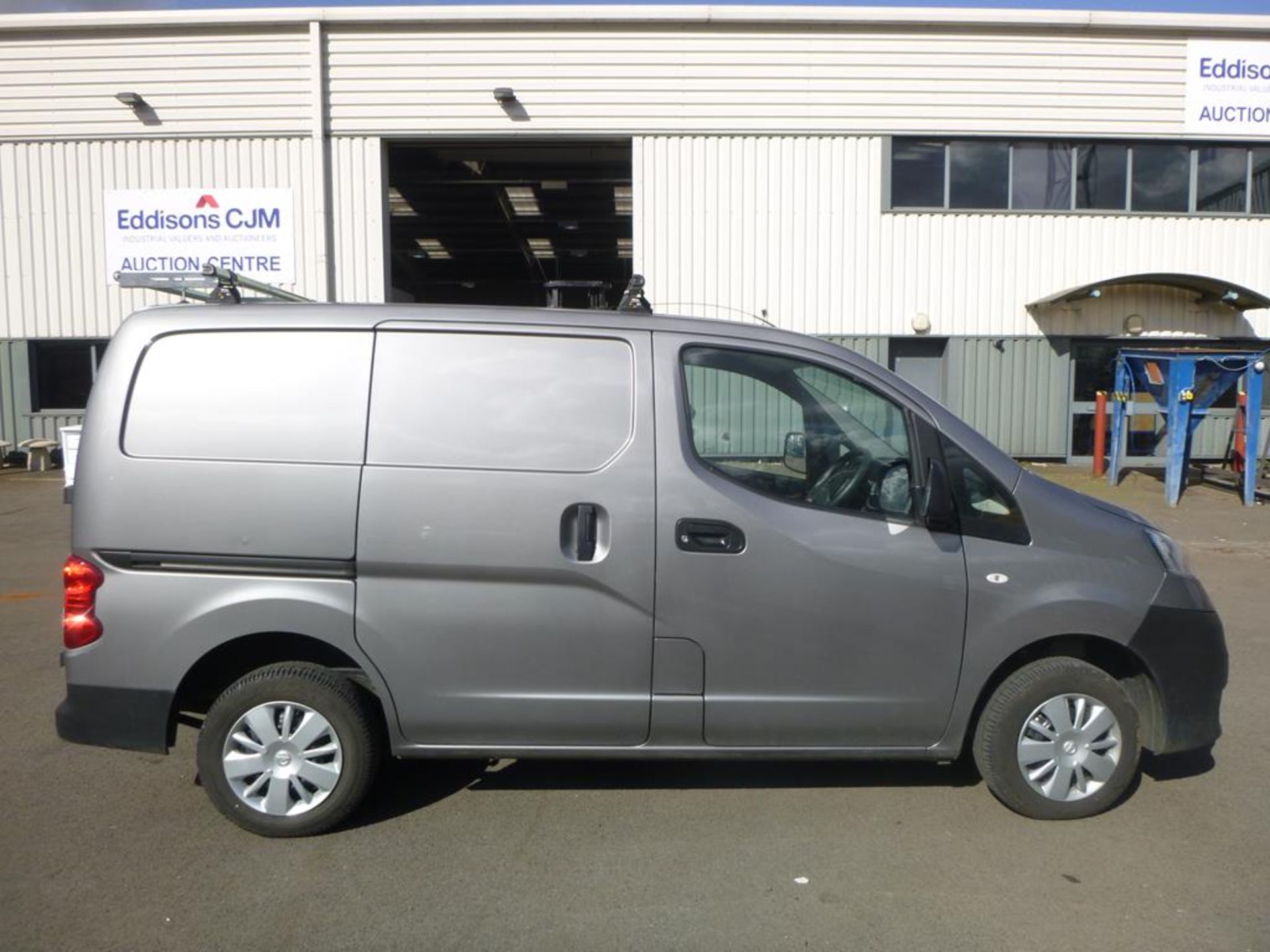 * 2018 Nissan NV200 Diesel Panel Van comes fitted with Rhino Roof Bars, First MOT due 19th March - Image 3 of 18