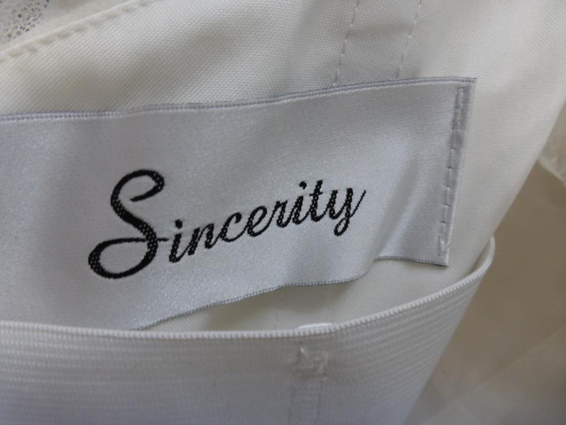 * Sincerity Wedding Dress UK Size 22 (RRP £885) - Image 4 of 4