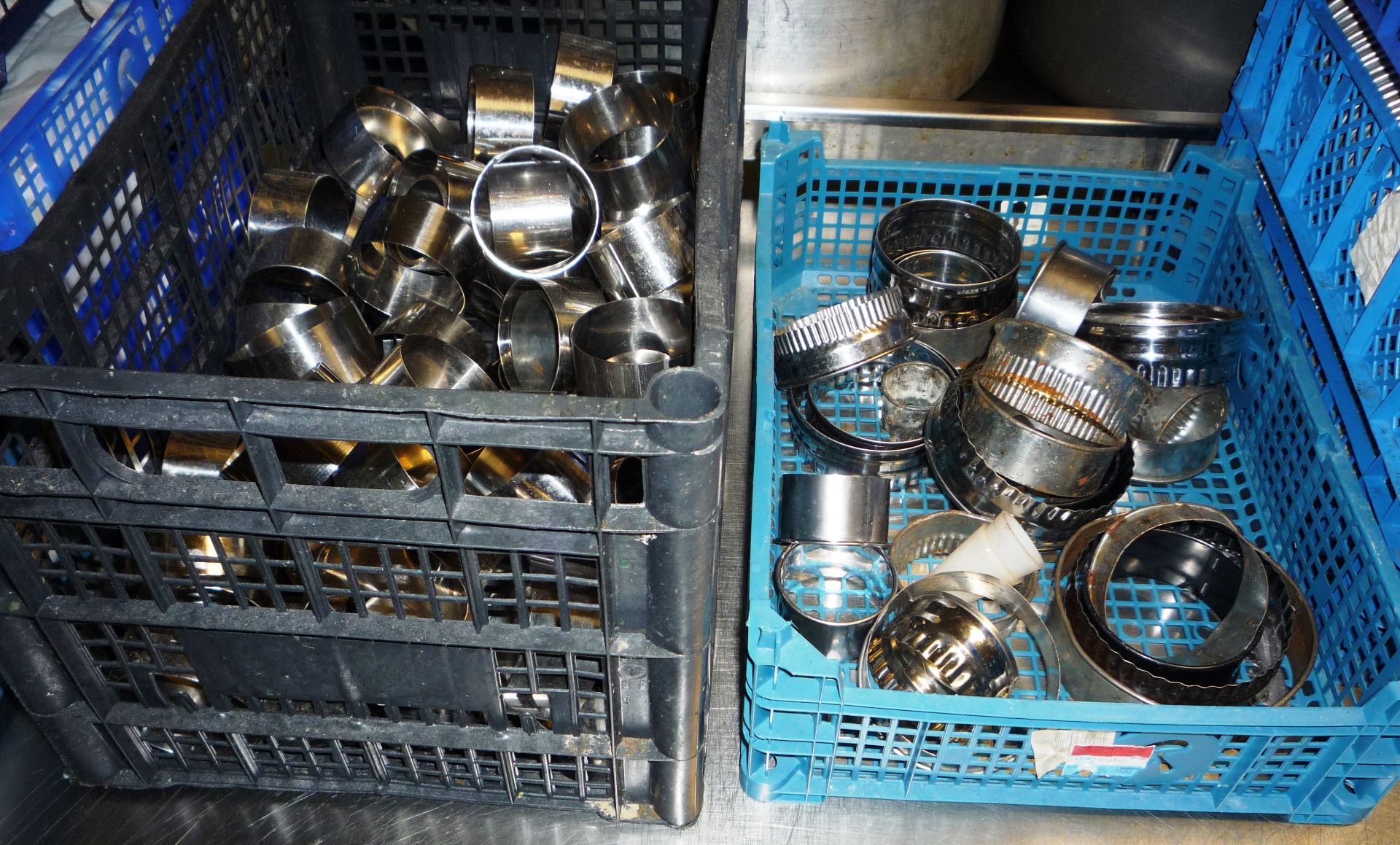 Large quantity of pastry cutters, kilner jars and - Image 4 of 4