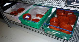 Quantity of earthennware dishes to 3 crates– viewi