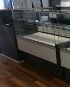 Refrigerated display servery – viewing at Source R