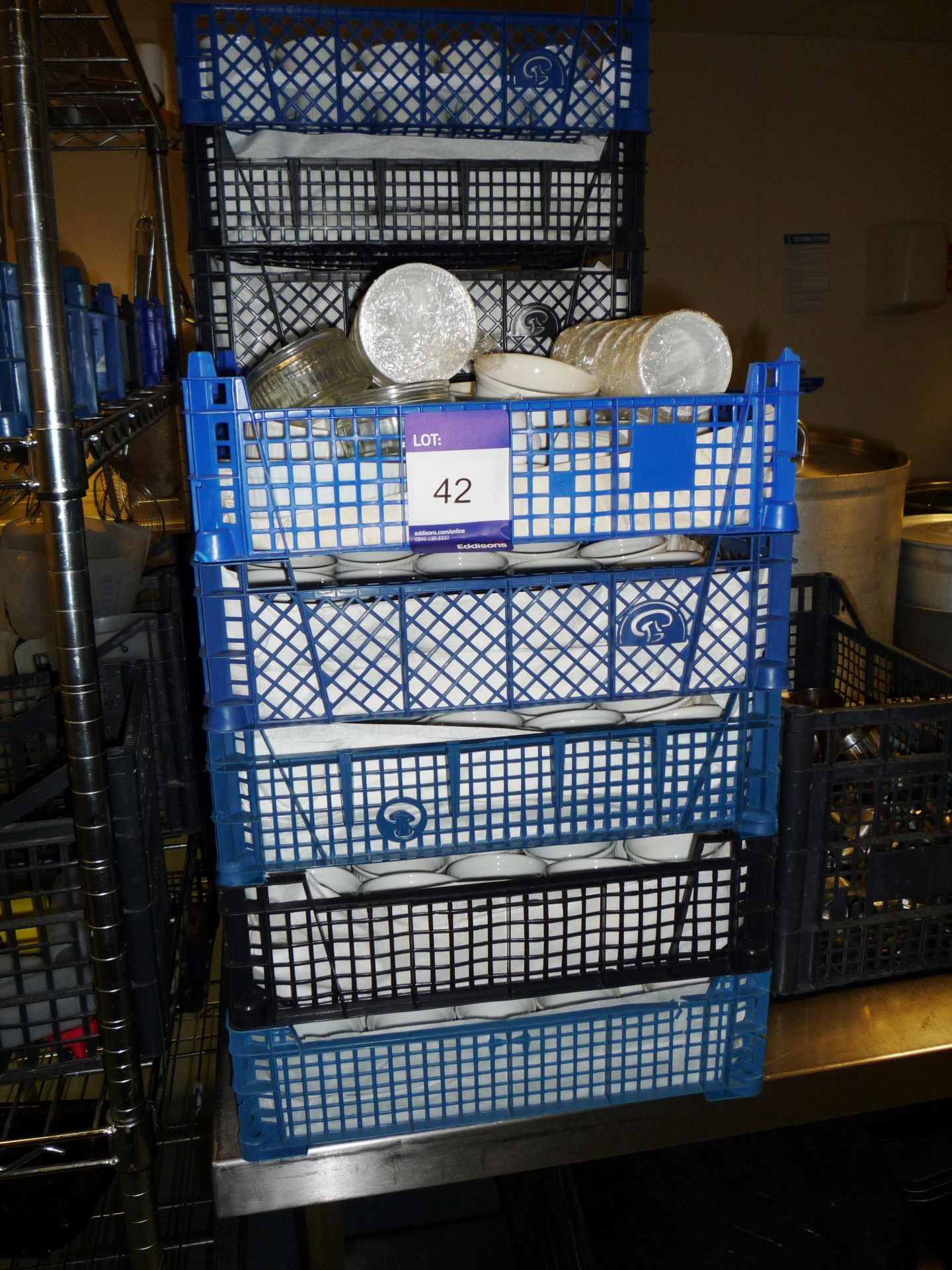 Large quantity of ramekins to 13 baskets – viewing