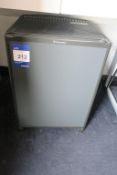 * Dometic RH449LDFS Type MB20-60 Hotel Mini Bar/Fridge. This lot is located in Room 303.