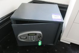 * Burton Safes Hotel Bedroom/Cupboard Minisafe with Keyboard Entry. This lot is located in Room 421.