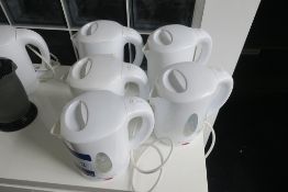 * 5 x Assorted Kettles. This lot is located in Room 206.