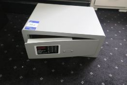 * Burton Safes Hotel Bedroom/Cupboard Minisafe with Keyboard Entry. This lot is located in Room 422.