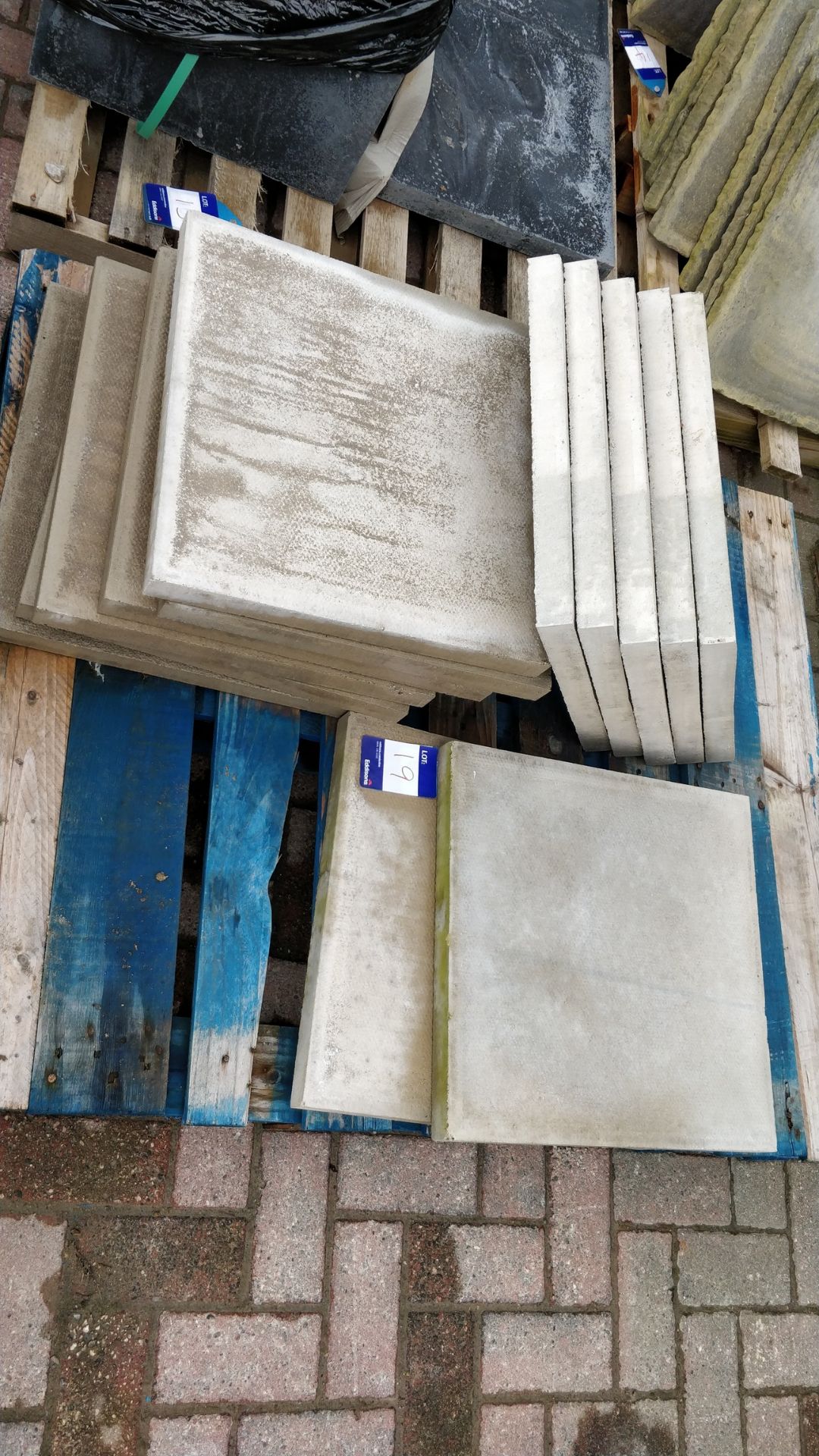 13 450x450mm grey slabs