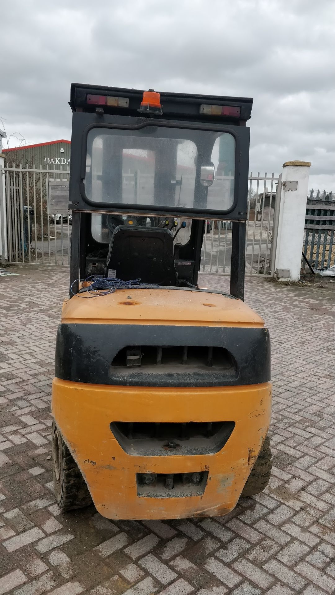 Samuk SC35D 3.5T triple mast fork lift 5852 hours, - Image 2 of 5