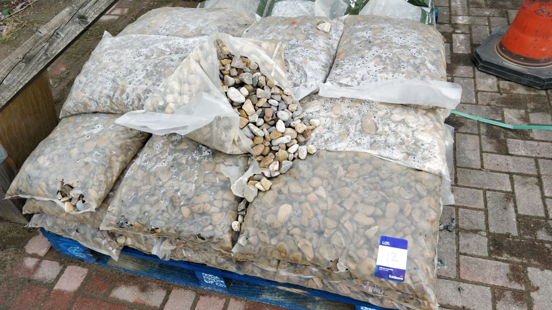 25 bags 40mm gravel