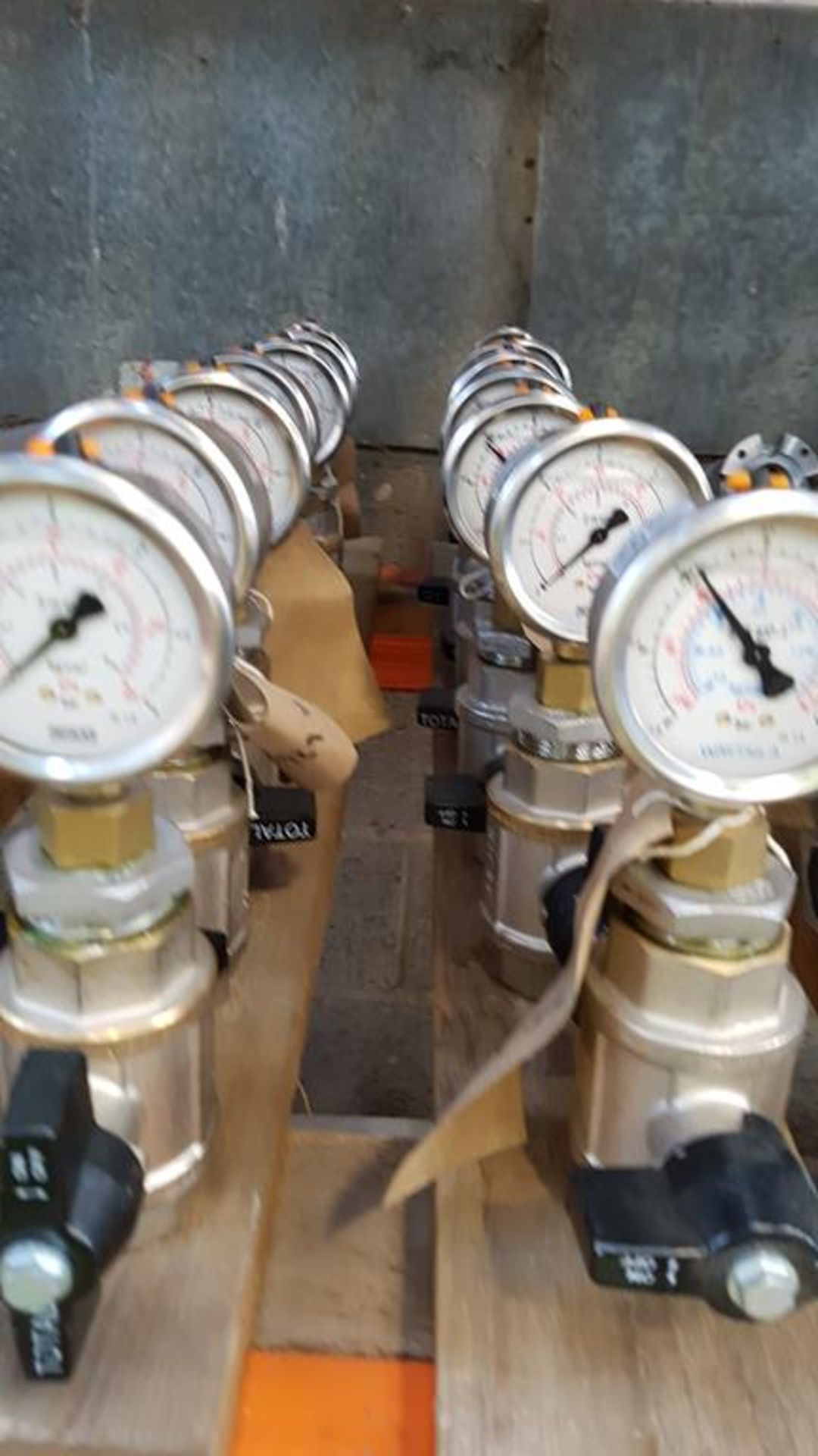 * 15 x Tap Pressure Valves