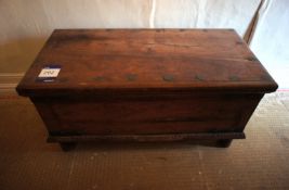 * Oak effect Ottoman, Rectangular. This lot is located in Bedroom Carter